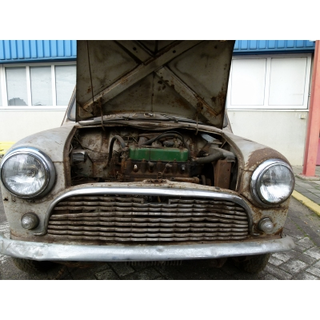 Illustration for article titled A Classic Car Is 'reBorn'. Exquisite Restoration Of A 54-Year-Old Classic Mini Whets The Appetite